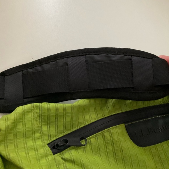 L.L. Bean Green Commuter Messenger Laptop Crossbody Bag with Black Accents - Picture 11 of 15